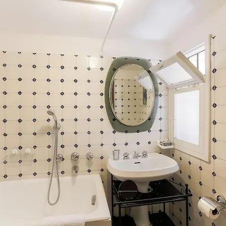 Lovely Garden In San Frediano Apartment *